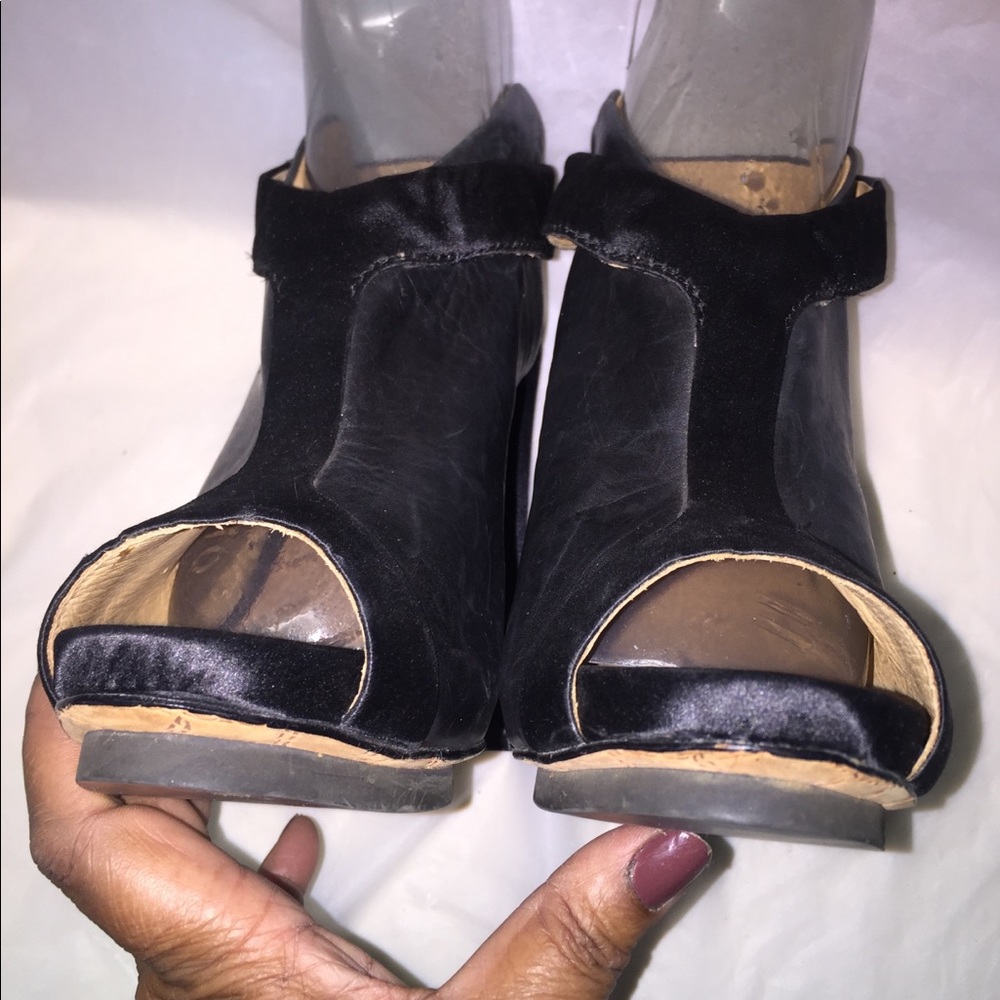L.A.M.B by Gwen Stefani Leather Heels - Picture 7 of 7